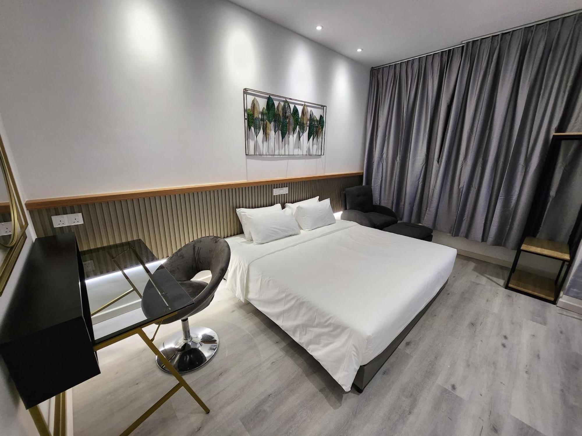 One Point Hotel Кучинг Екстериор снимка