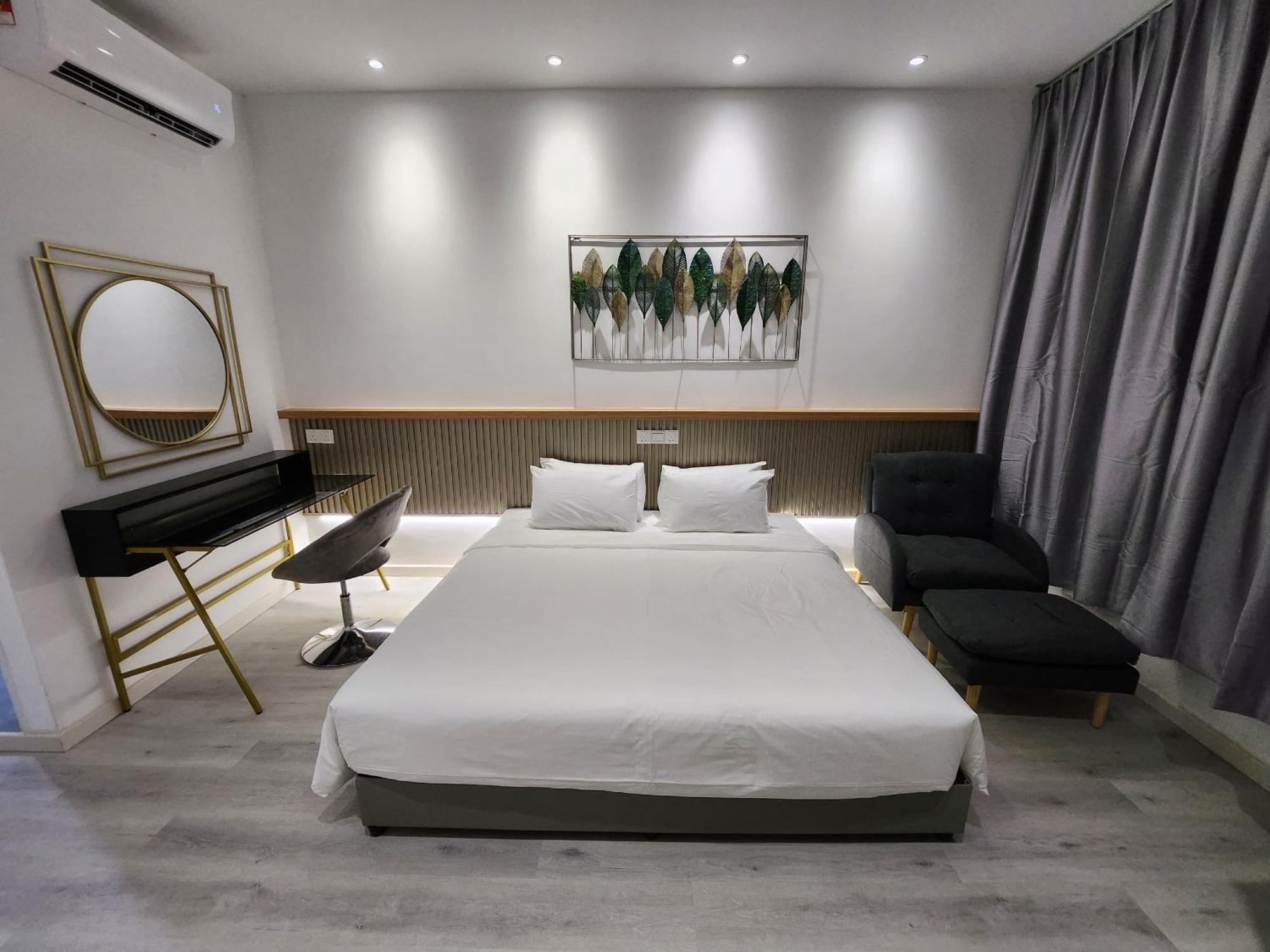One Point Hotel Кучинг Екстериор снимка