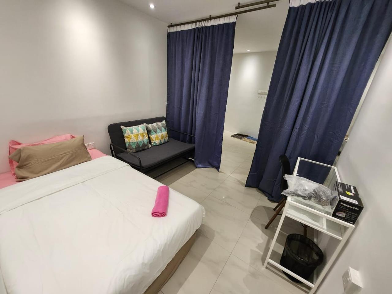 One Point Hotel Кучинг Екстериор снимка