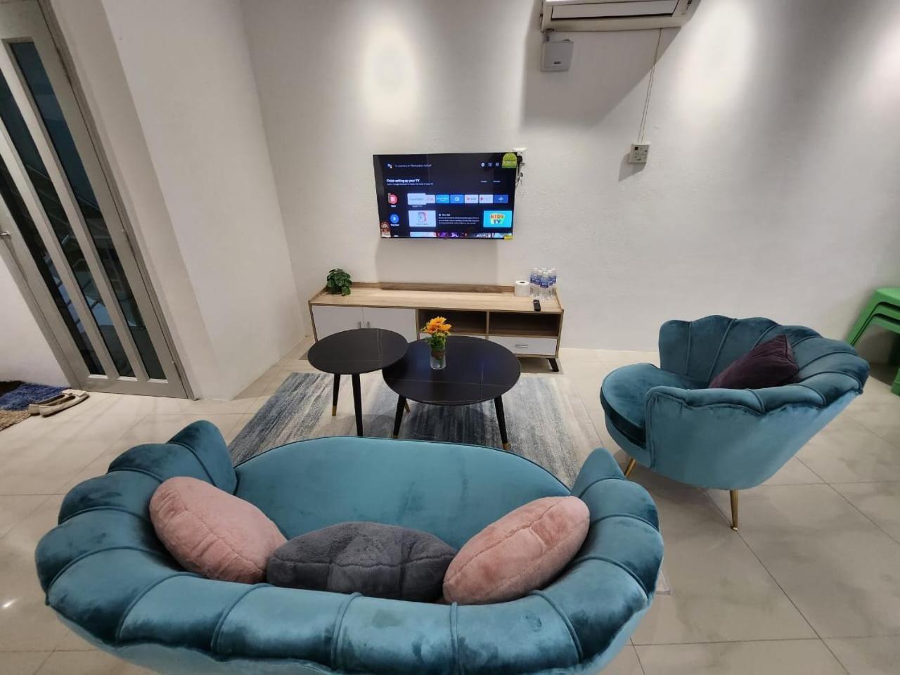 One Point Hotel Кучинг Екстериор снимка