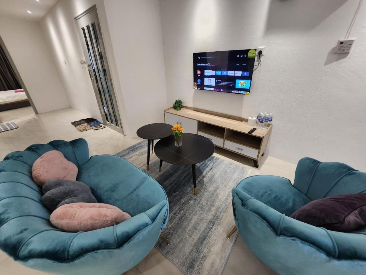 One Point Hotel Кучинг Екстериор снимка