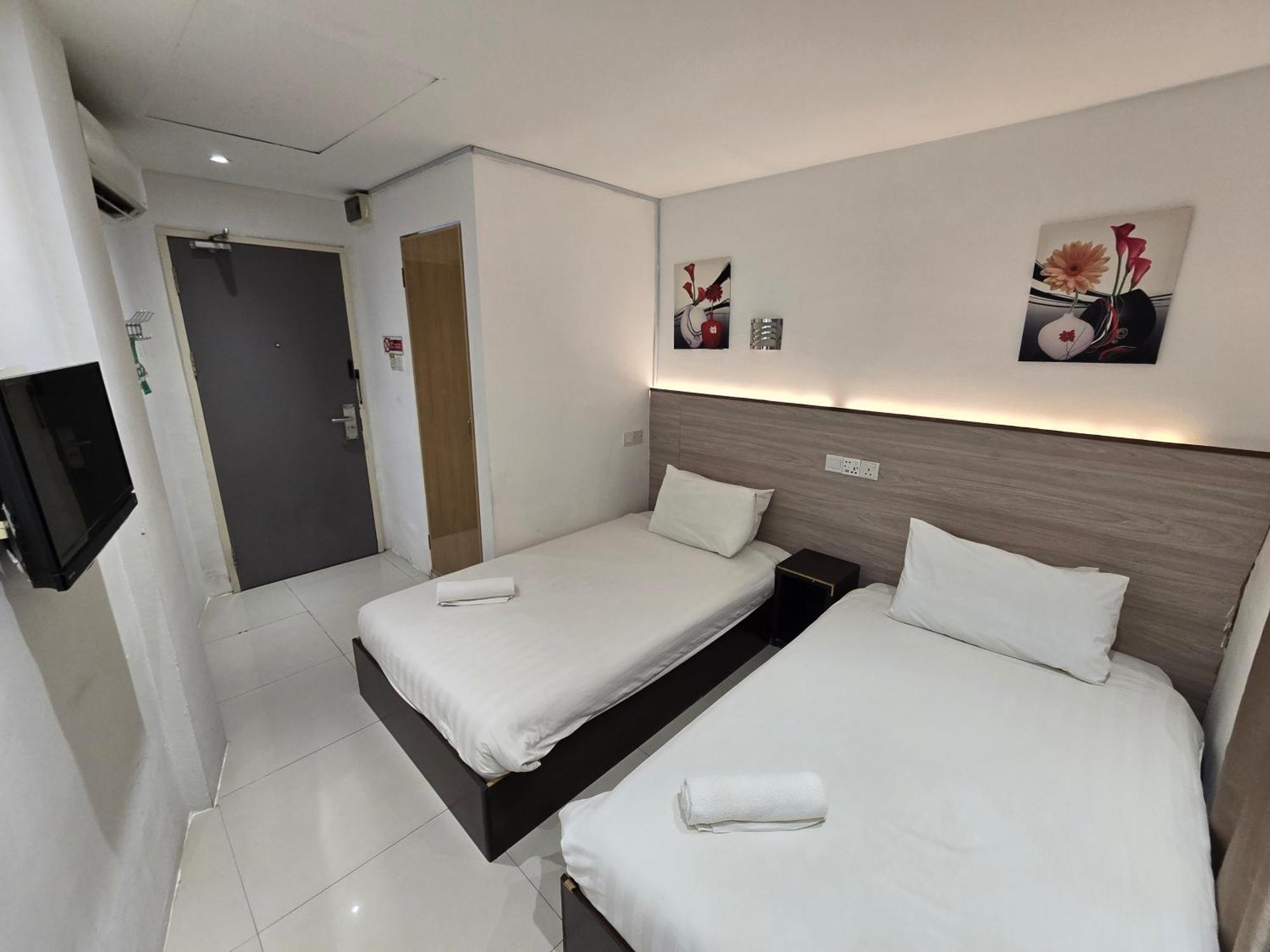 One Point Hotel Кучинг Екстериор снимка