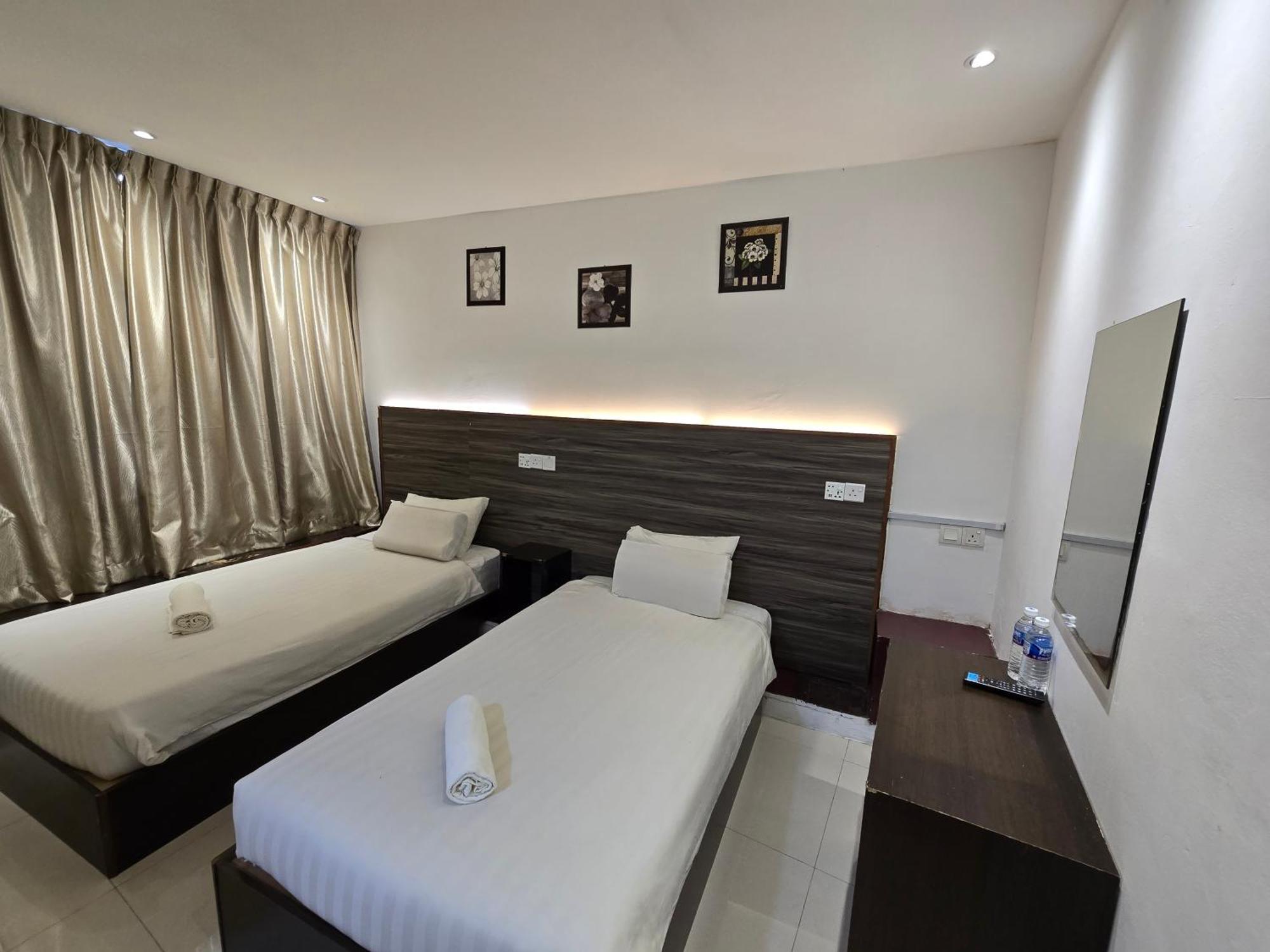 One Point Hotel Кучинг Екстериор снимка